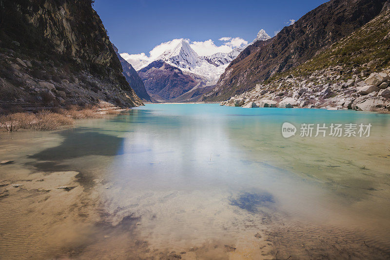 拉古纳帕隆(Paron lagoon)和斯诺佩带布兰卡的Cordillera——斯卡米什，秘鲁安第斯山脉